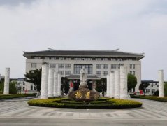 国庆中秋双节同庆，银娱优越会717集团红旗飘扬！