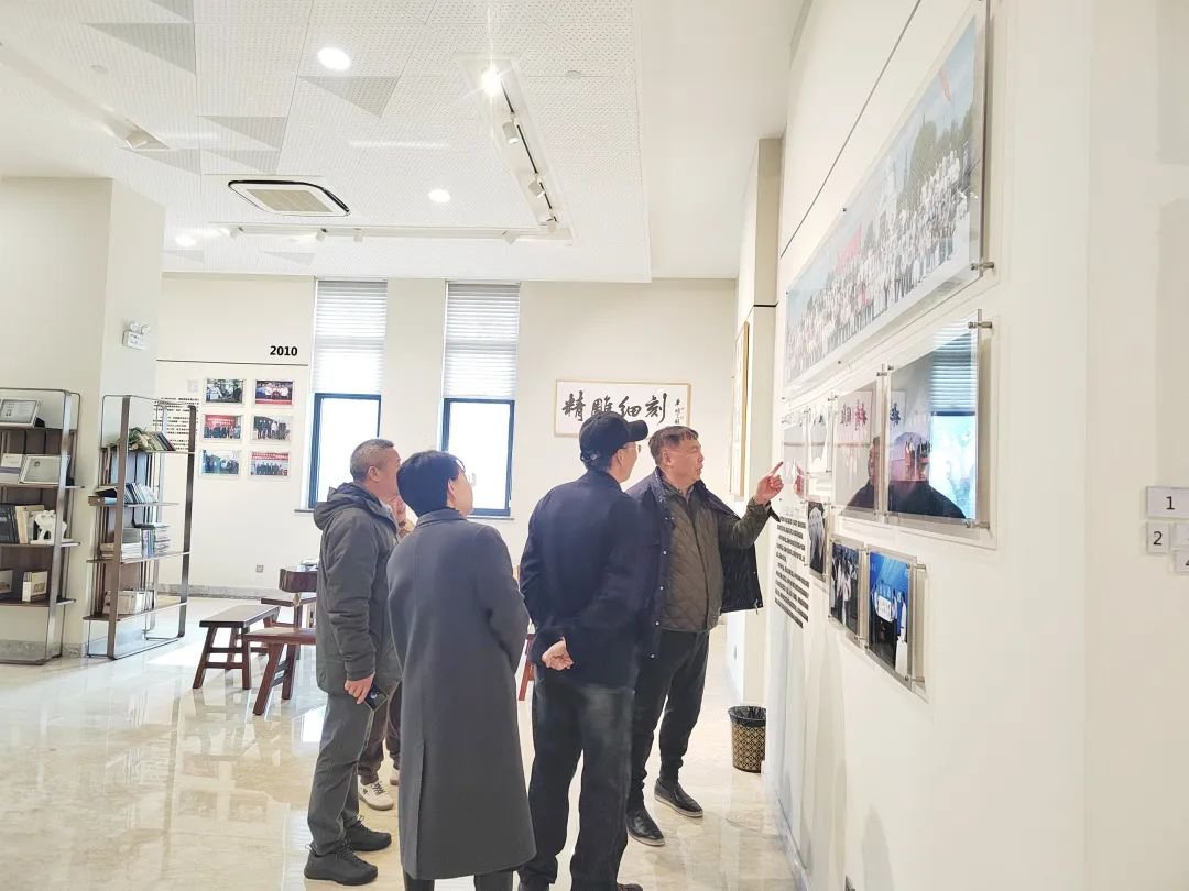 福寿园国际集团王计生总裁携赵宝晨博士光临银娱优越会717参观领导